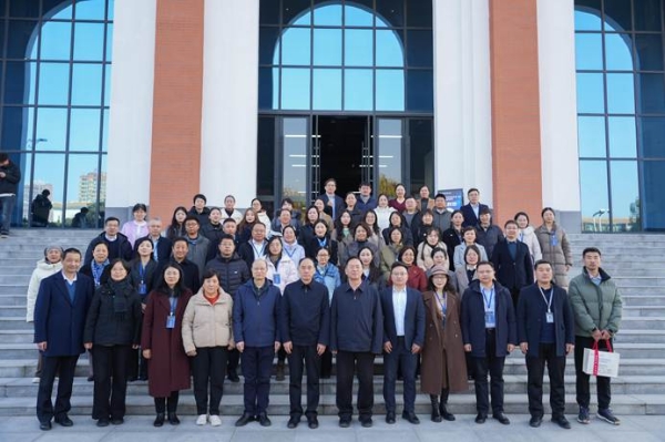 第九届商英论坛合影